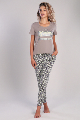 Костюм женский с брюками и футболкой 218 бежевый